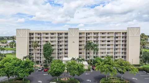 7260 Kinghurst Dr #205, Delray Beach, FL 33446