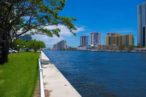 800 Parkview Dr #411, Hallandale Beach, FL 33009