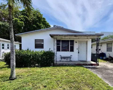 425 NW 6th St, Hallandale Beach, FL 33009