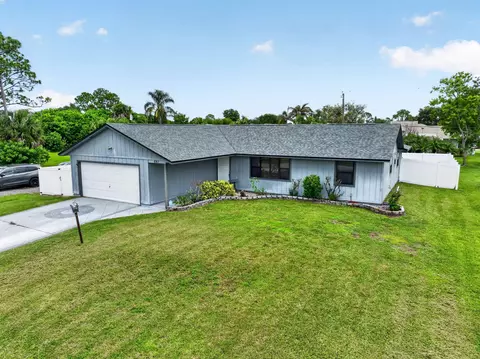 641 SE Streamlet Ave, Port Saint Lucie, FL 34983