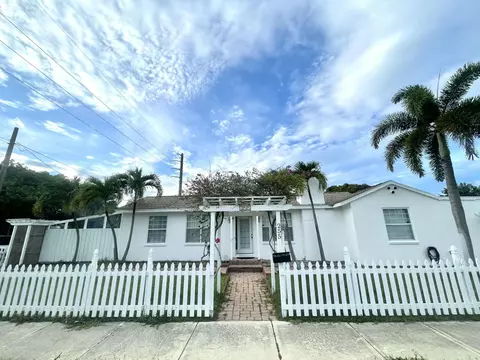 255 Foresteria Dr, Lake Park, FL 33403