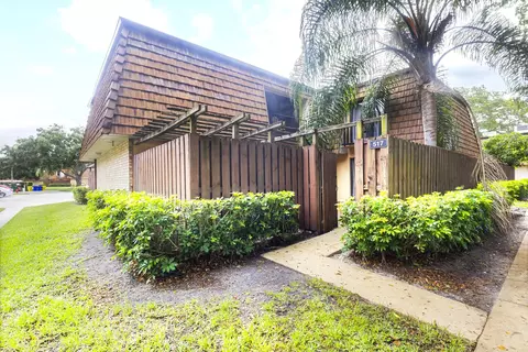 517 5th Ln, Greenacres, FL 33463