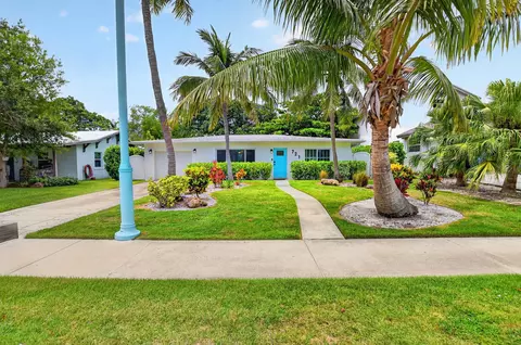721 NE 8th Ave, Boynton Beach, FL 33435