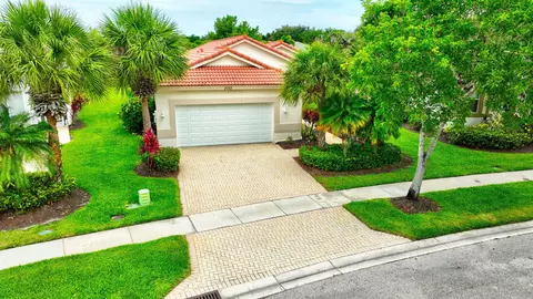 2752 Clipper Cir, West Palm Beach, FL 33411