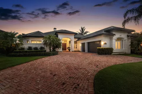 Exterior - 47 River Dr, Tequesta, FL 33469 photo 4 of 12