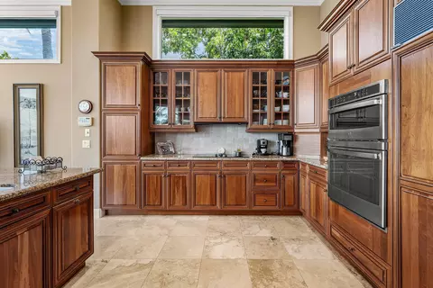 Kitchen - 47 River Dr, Tequesta, FL 33469 photo 3 of 4