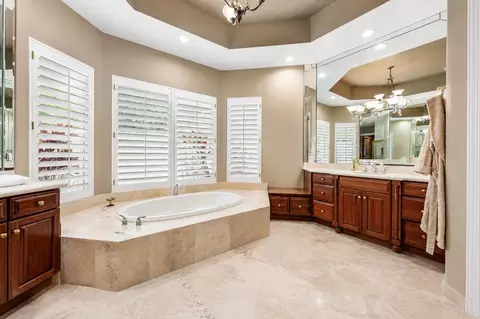 Bath - 47 River Dr, Tequesta, FL 33469 photo 2 of 7