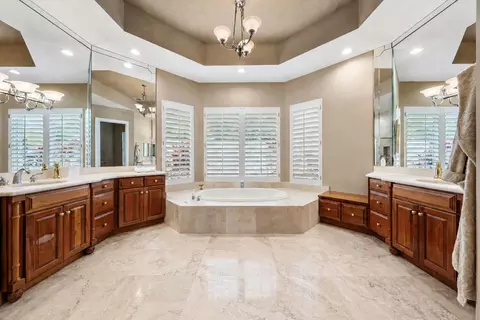 Bath - 47 River Dr, Tequesta, FL 33469 photo 1 of 7