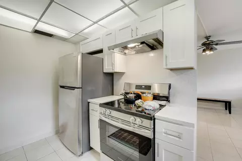Kitchen - 1011 Exeter, Boca Raton, FL 33434 photo 3 of 3