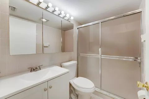 Bath - 1011 Exeter, Boca Raton, FL 33434 photo 1 of 2