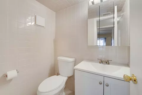 Bath - 1011 Exeter, Boca Raton, FL 33434 photo 2 of 2