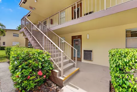 7310 NW 1st St #102, Margate, FL 33063