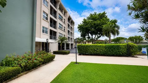 505 Spencer Dr #309, West Palm Beach, FL 33409