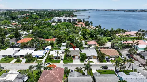 70 18th Ave S, Lake Worth Beach, FL 33460