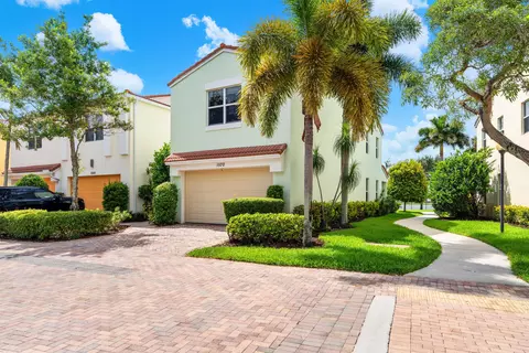 1570 NW 48th Pl, Boca Raton, FL 33431