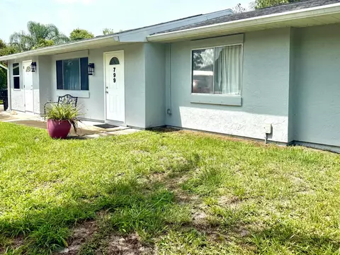 799 NW Jorgensen Rd, Port Saint Lucie, FL 34983