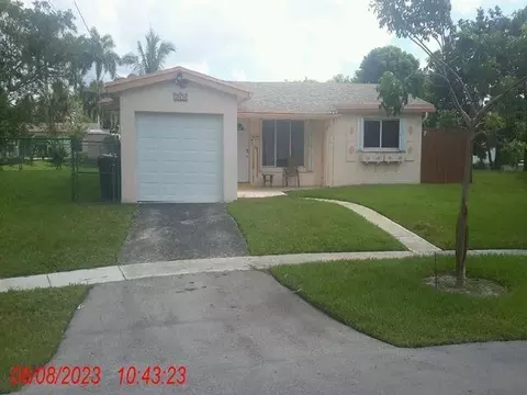 3801 NW 36th St, Lauderdale Lakes, FL 33309