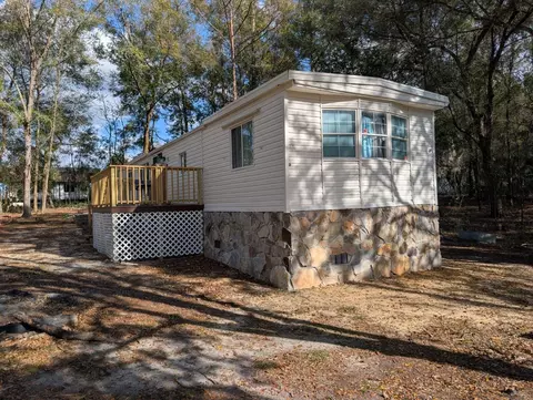 134 John St, Hawthorne, FL 32640