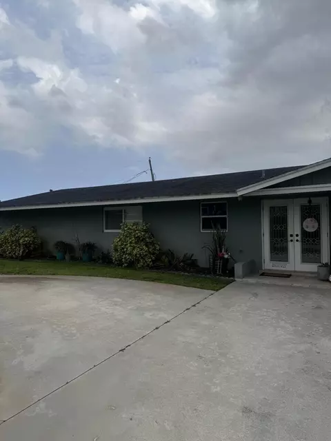 3120 Emerald Ln, Lake Worth, FL 33462