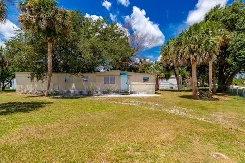 5009 Deanna Ln, Fort Pierce, FL 34946