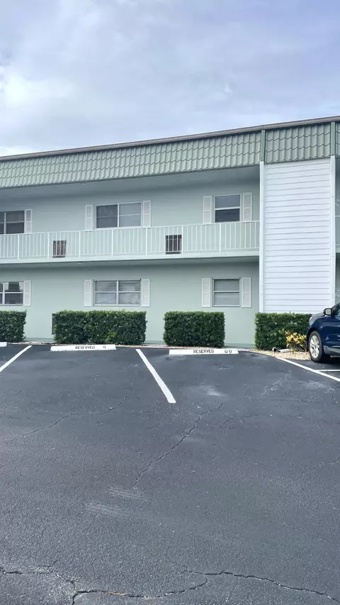120 Wettaw Ln #112, North Palm Beach, FL 33408