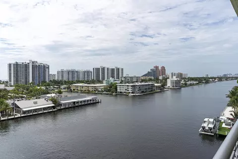 2900 NE 30th St #8J, Fort Lauderdale, FL 33306
