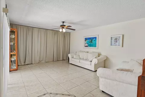 Living - 3802 SE Jefferson St, Stuart, FL 34997 photo 2 of 2