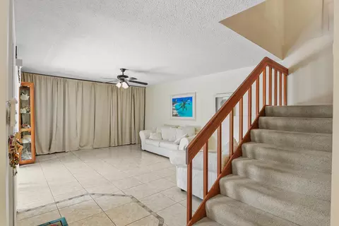 Living - 3802 SE Jefferson St, Stuart, FL 34997 photo 1 of 2