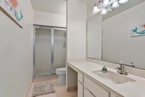 Bath - 3802 SE Jefferson St, Stuart, FL 34997 photo 4 of 4