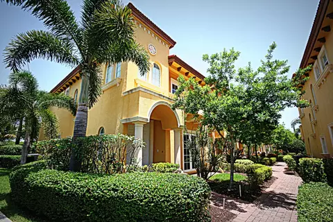 210 NE 69th Cir NE, Boca Raton, FL 33487