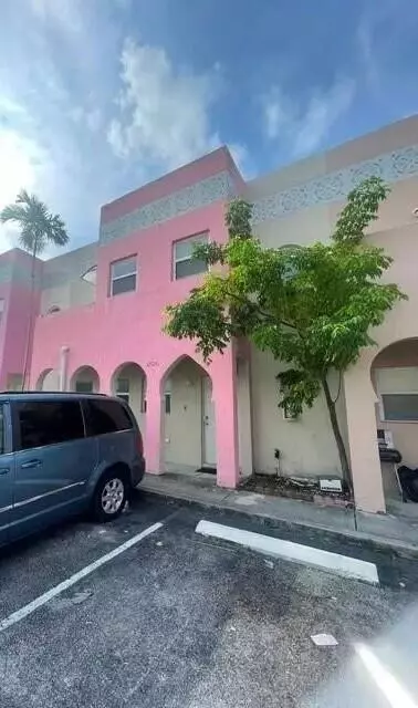 2726 NW 131st St, Opa Locka, FL 33054