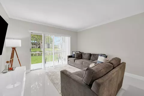 899 SE 2nd Ave #120, Deerfield Beach, FL 33441