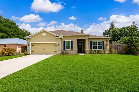 956 Claire Ave, Sebastian, FL 32958