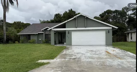 362 SE Crosspoint Dr, Port Saint Lucie, FL 34983