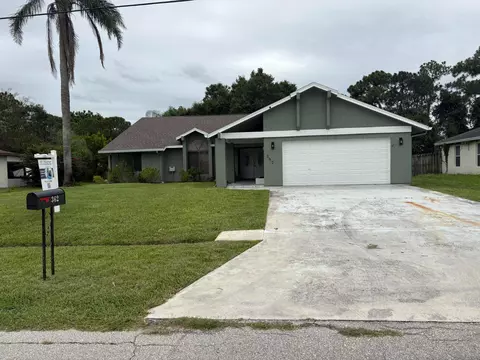 362 SE Crosspoint Dr, Port Saint Lucie, FL 34983