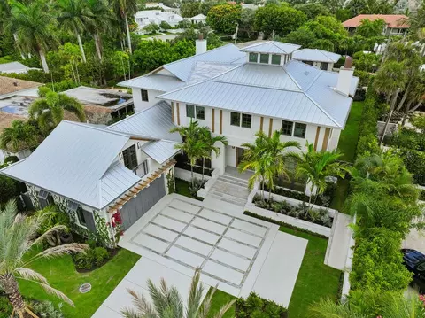 125 Worth Ct N, West Palm Beach, FL 33405