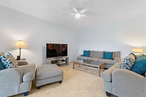 Living - Undisclosed, Jupiter, FL 33477 photo 3 of 5