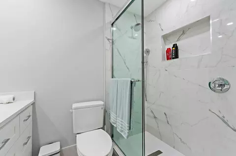 Bath - Undisclosed, Jupiter, FL 33477 photo 3 of 7