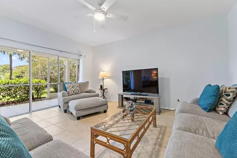 Living - Undisclosed, Jupiter, FL 33477 photo 4 of 5