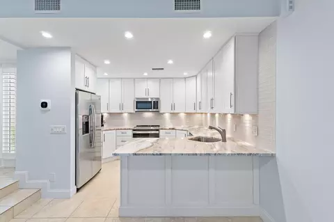 Kitchen - Undisclosed, Jupiter, FL 33477 photo 2 of 5