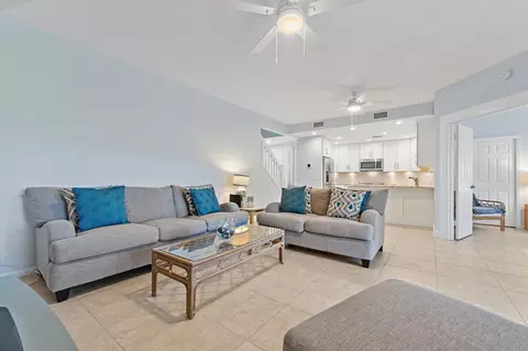 Living - Undisclosed, Jupiter, FL 33477 photo 1 of 5