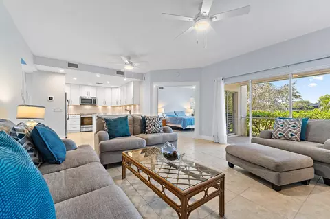 Living - Undisclosed, Jupiter, FL 33477 photo 2 of 5