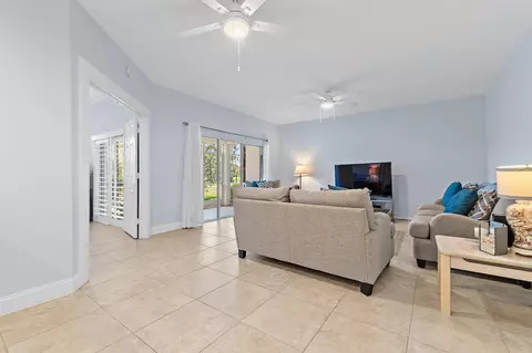 Living - Undisclosed, Jupiter, FL 33477 photo 5 of 5