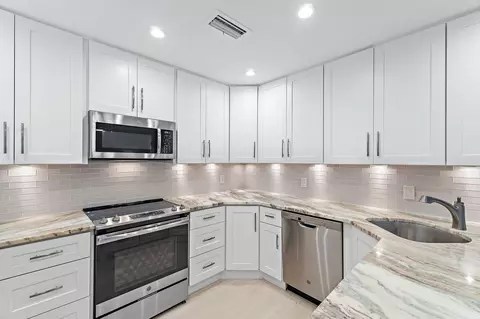 Kitchen - Undisclosed, Jupiter, FL 33477 photo 3 of 5