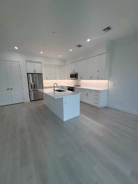Kitchen - 115 Water Pointe Pl #34, Jupiter, FL 33477 photo 5 of 5