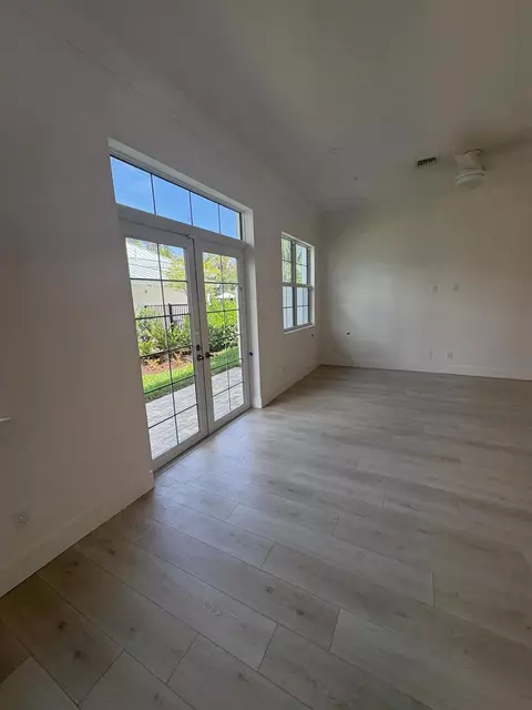 Living - 115 Water Pointe Pl #34, Jupiter, FL 33477 photo 2 of 2
