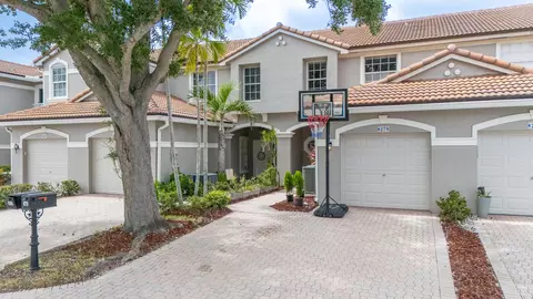 8279 Via Leonessa Dr, Boca Raton, FL 33433