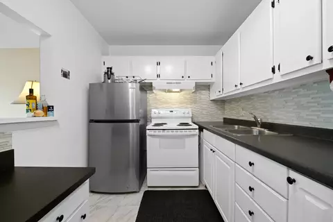 170 Canterbury, West Palm Beach, FL 33417
