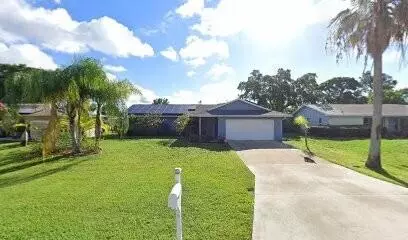 465 SE Asbury Ln, Port Saint Lucie, FL 34983