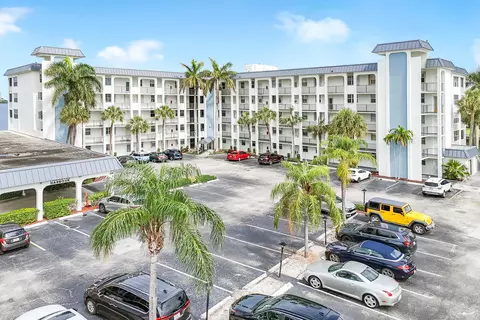 100 Paradise Harbour Blvd, North Palm Beach, FL 33408